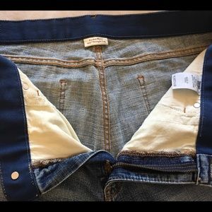 Women’s Levi’s jeans